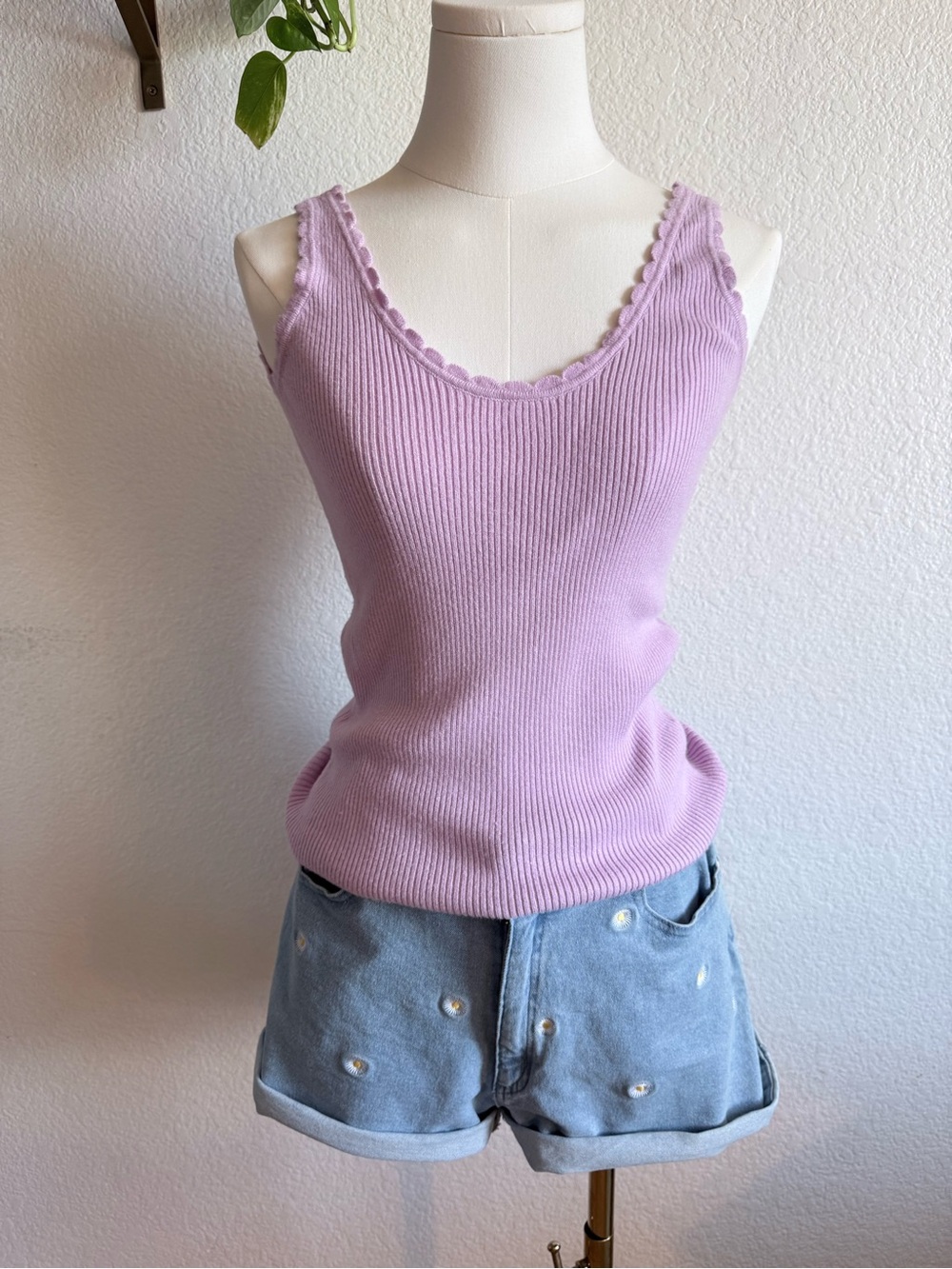 Lavender Ribbed Tank Top with Scallop Trim